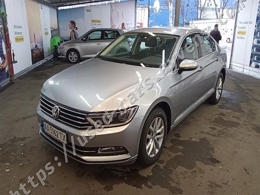 VOLKSWAGEN PASSAT продається на Ayvens